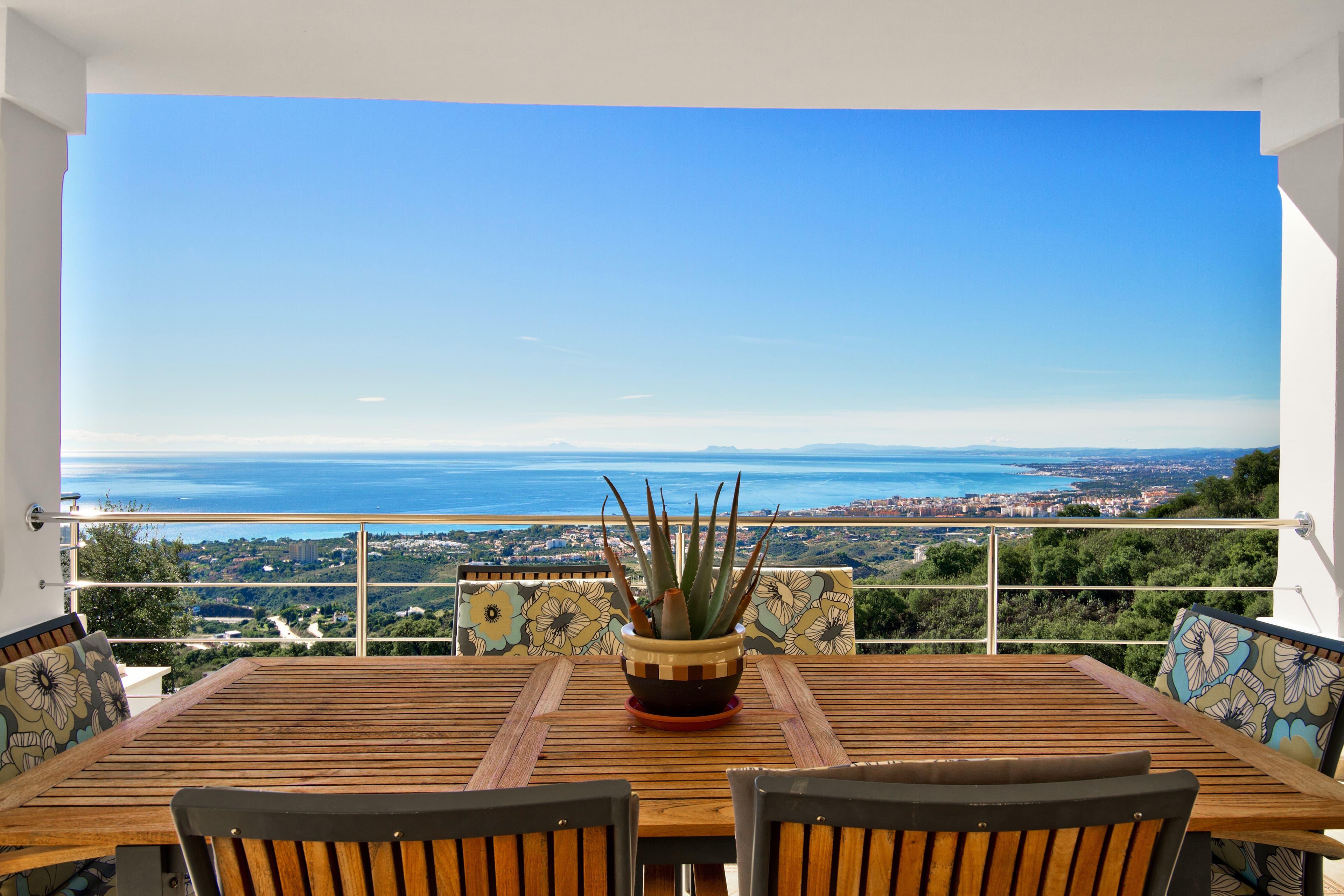 5 bed Detached Villa in Los Monteros
