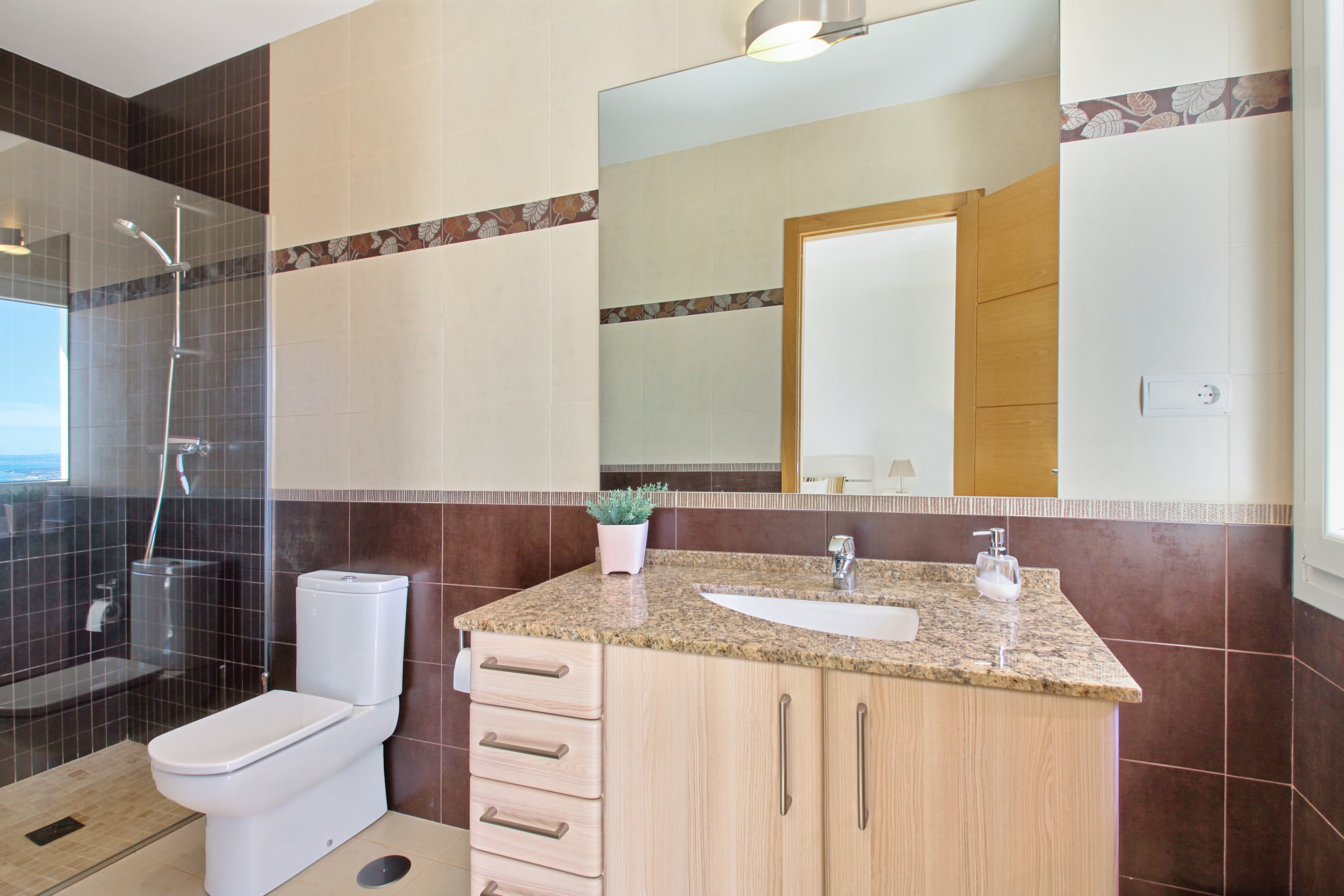 5 bed Detached Villa in Los Monteros