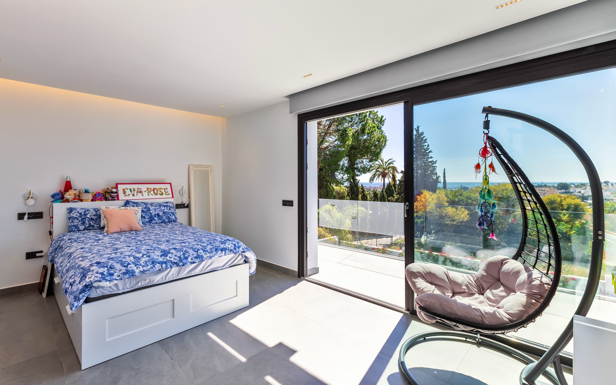 6 bed Detached Villa in El Paraiso