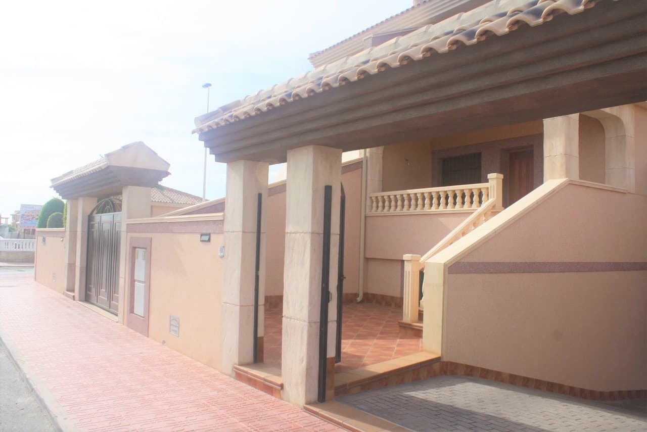 3 bed Townhouse in Los Altos