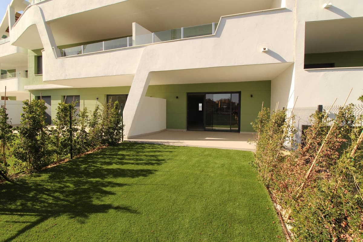 2 bed Middle Floor Apartment in La Cala de Mijas