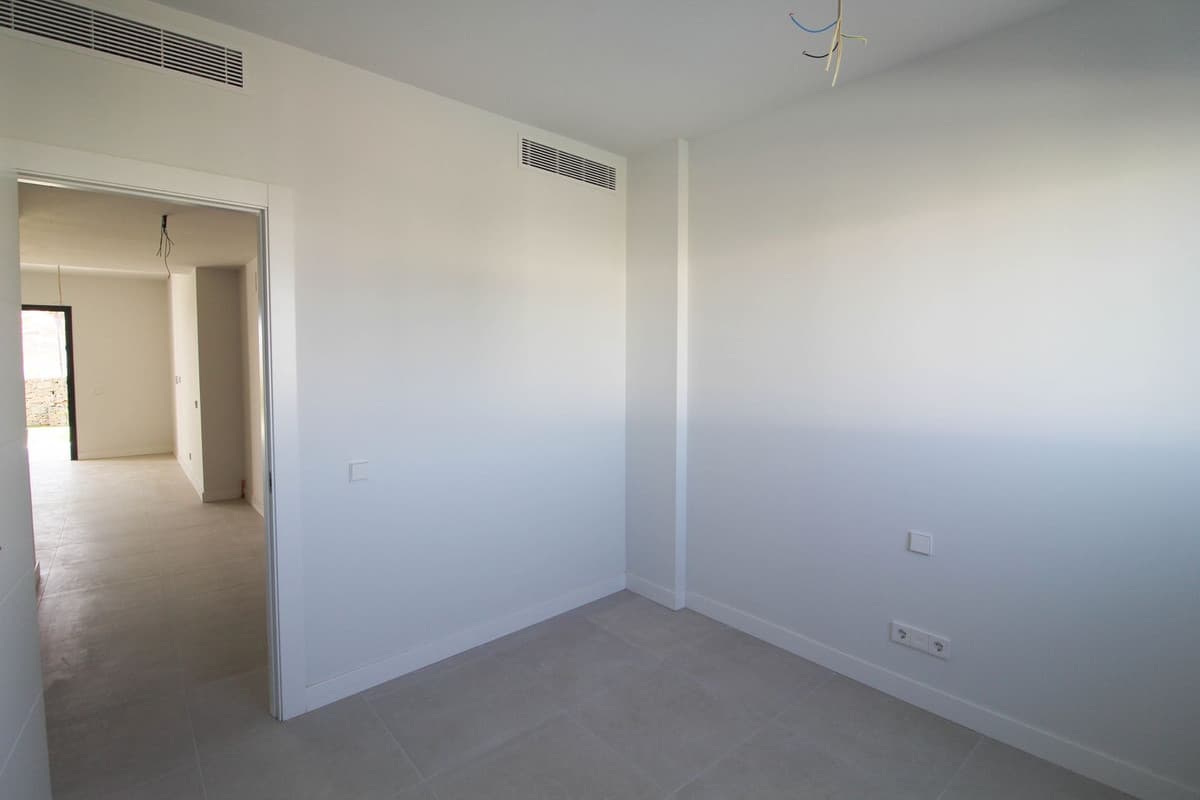 2 bed Middle Floor Apartment in La Cala de Mijas
