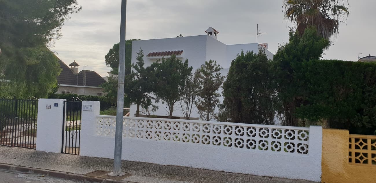 3 bed Detached Villa in La Zenia