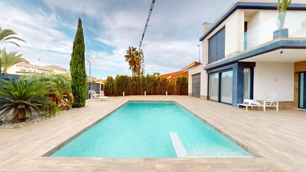 4 bed Detached Villa in Playa Honda